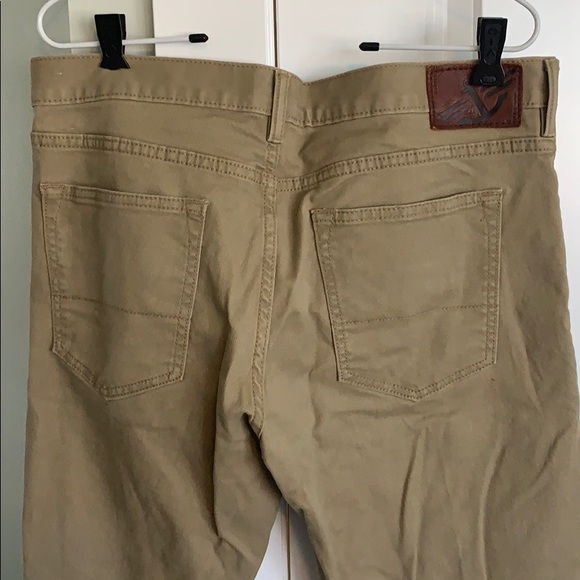 Docker’s Slim Fit Khaki’s, 33x30 - Picture 5 of 5